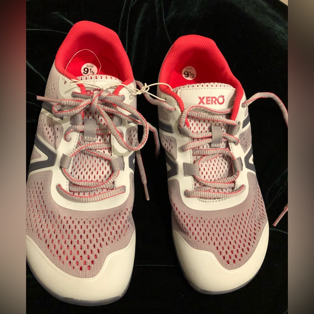 Xero shoes walking shoes 9.5